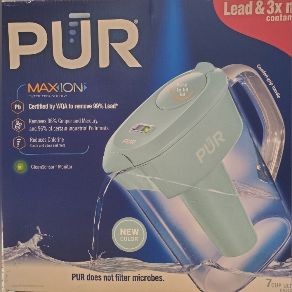 PUR Water Filtration Bottle With Filter NIB